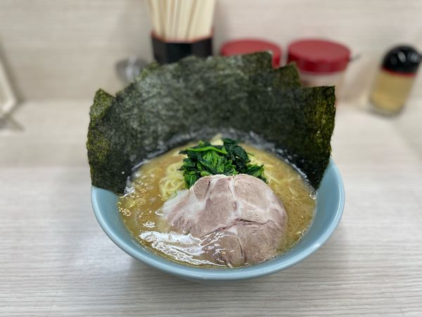 「中盛ラーメン¥800、海苔¥100」@濱壱家の写真