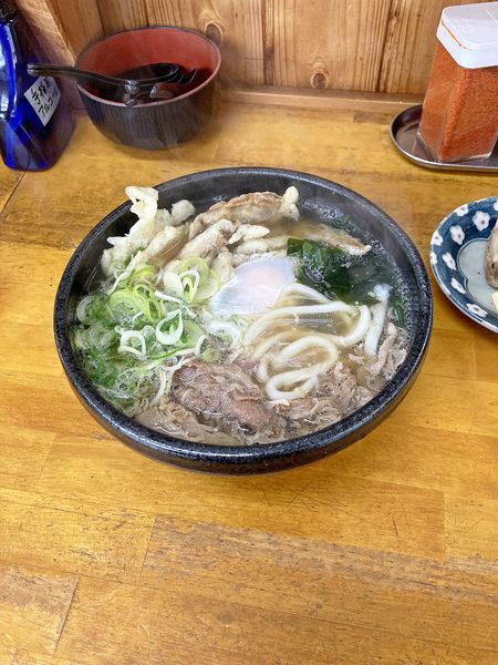 「肉ごぼうたまごうどん」@天ぷらうどんの写真