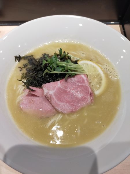 「牡蠣白湯ラーメン」@麺処 ますやの写真