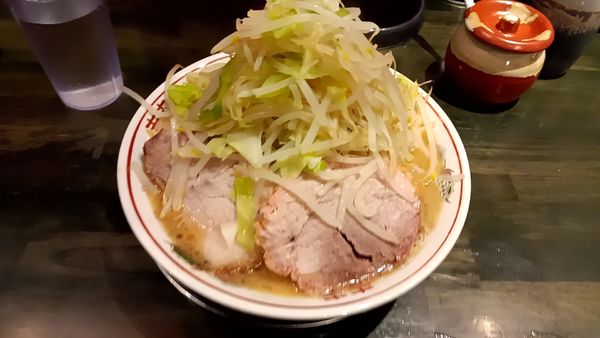 「ラーメン(硬さ、味、油全て普通)」@らーめん 豚島の写真