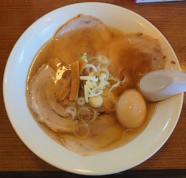 「伊吹いりこと鰹のらーめん+チャーシュー味玉(半麺)」@手打ちらーめん はやぶさの写真