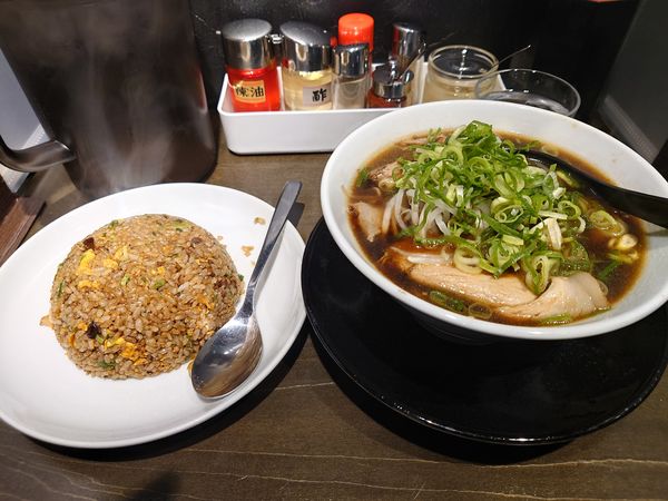 「ラーメン並 チャーハン並セット」@中華そば 春夏◯冬の写真