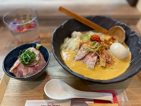 「辛味噌濃厚えびそば+わんたん+味玉+ミニローストポーク丼」@えびそば 緋彩の写真