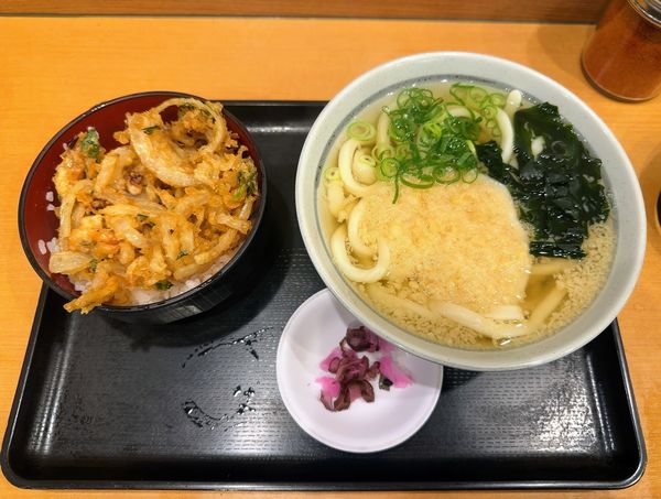 「かき揚げ丼セット（うどん）」@かのや 新橋駅構内店の写真