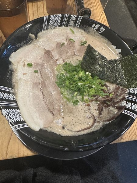 「チャーシューメン＋替え玉」@博多一双 祇園店の写真