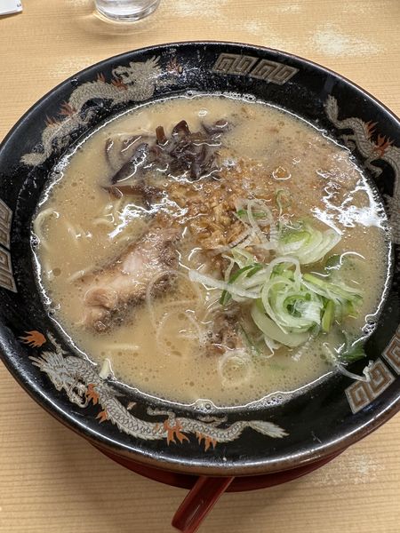 「豚とろラーメン」@鹿児島ラーメン 豚とろ 鹿児島中央駅前店の写真