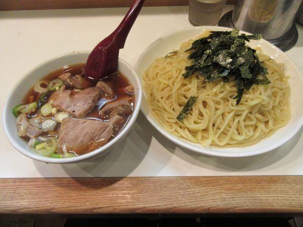 「チャーシューざるらぁめん（１３５０円）＋大盛３０円」@らぁめん ほりうち 新橋店の写真