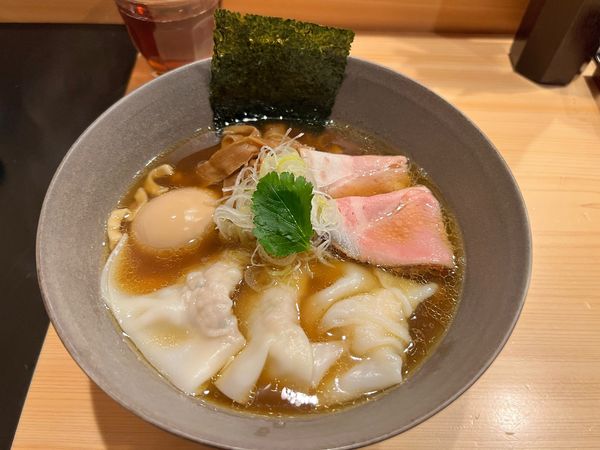 「特製中華そば（並）」@自家製麺 ロビンソンの写真