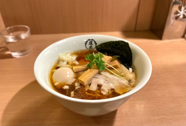 「特製 醤油らぁ麺　¥1300」@支那蕎麦屋 藤花の写真