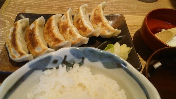 「肉汁焼餃子定食 748円」@肉汁餃子のダンダダン 本八幡店の写真