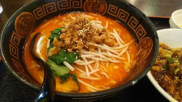 「担担麺＋半マーボー豆腐丼 950円」@中国料理 瑩瑩の写真