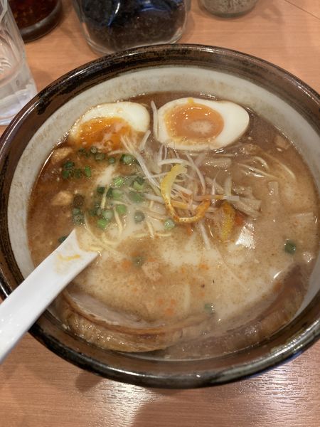 「【期間限定】超豚骨、黒」@俺流塩らーめん 渋谷三丁目店の写真