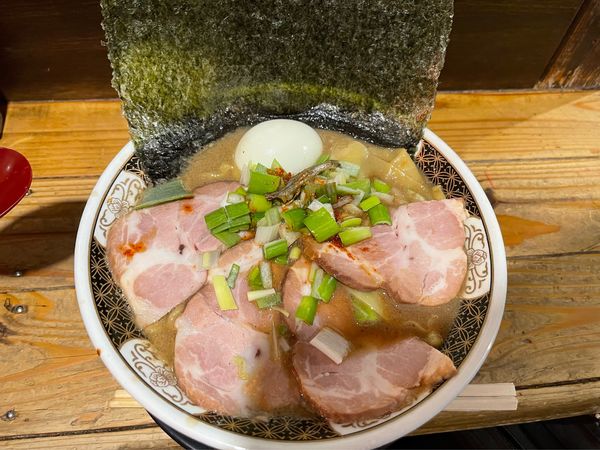 「特製煮干しラーメン」@すごい煮干ラーメン凪 新宿ゴールデン街店 本館の写真