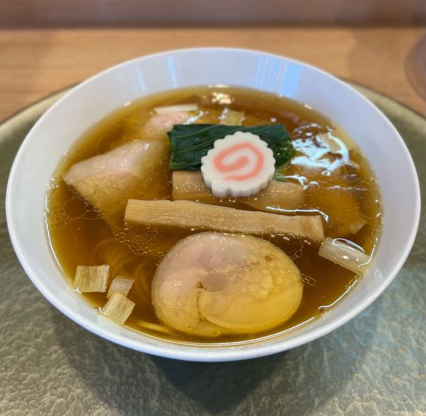 「羅臼昆布と鮭節の中華そば」@中華そば 深緑の写真