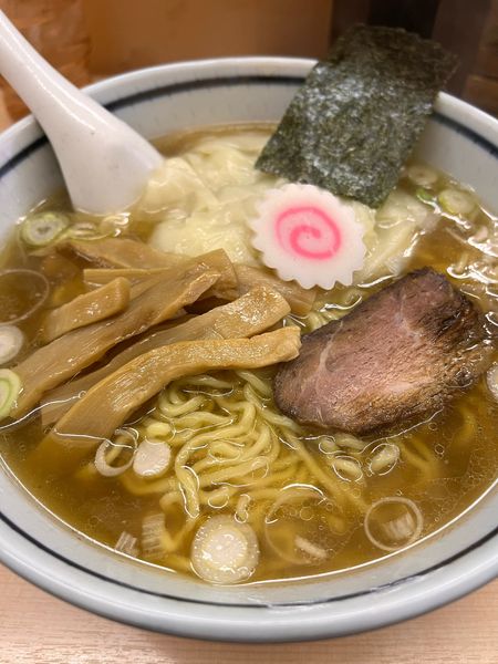 「ワンタンメン大盛り」@いつみ屋の写真