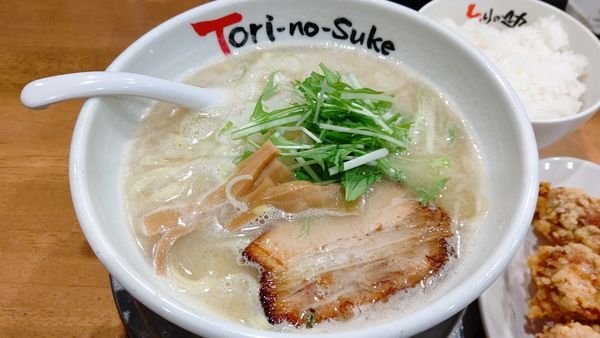 「濃厚鶏そば」@とりの助 坂戸にっさい店の写真