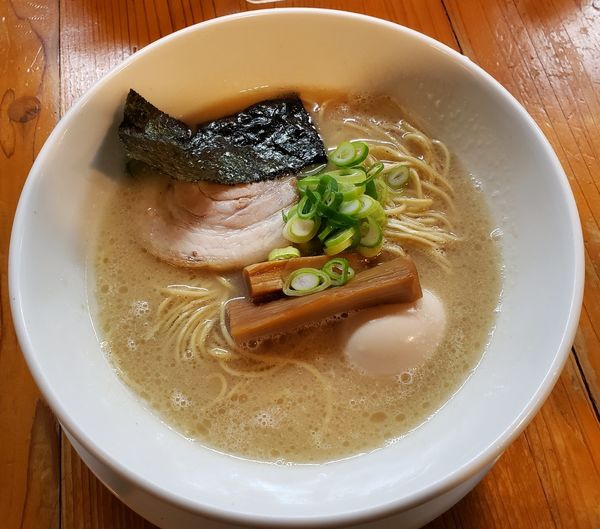 「味玉　豚白湯」@ろく月の写真