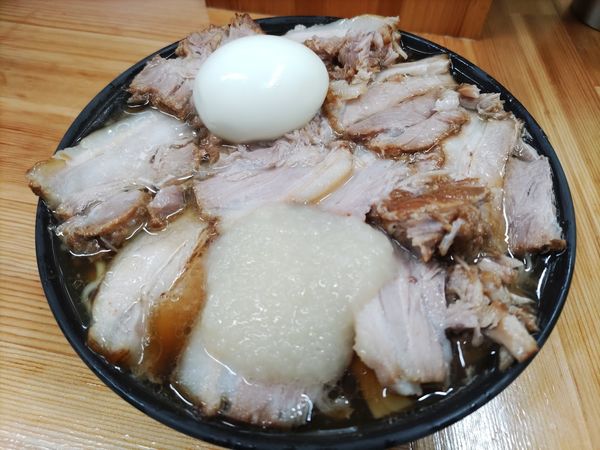 「チャーシュー麺（中）+卵+ニンニク（1100円）」@北大塚ラーメンの写真