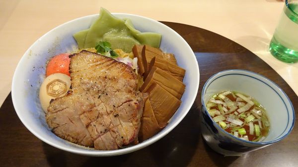 「特製あぶらそば：こってり鶏油（1,350円）＋マシめんま」@手打麺祭 かめ囲の写真