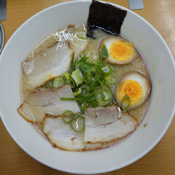 「モーニングサービスチャーシューメン 500円」@名代ラーメン亭 博多駅地下街店の写真