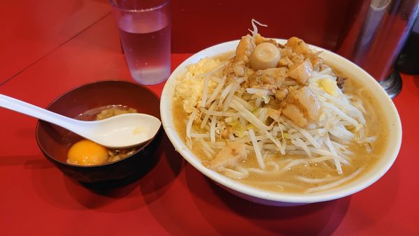 「ラーメン/アブラ生玉子」@麺屋HEROの写真