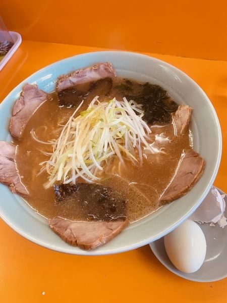 「ネギチャーシューメン（中） 800円」@ラーメンショップYAMANAKA 福生店の写真