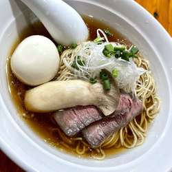 牛の醤油ラーメン￥900＋NACK５味玉