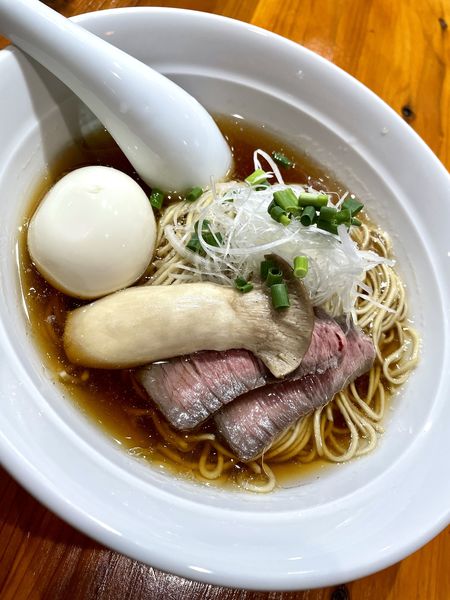「牛の醤油ラーメン￥900＋NACK５味玉」@ぬまちゃんラーメンの写真