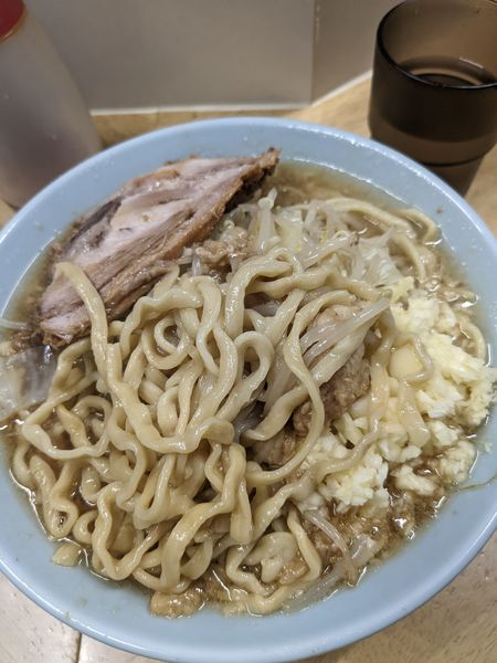 「ラーメン少ニンニク多めアブラ」@俺の生きる道 白山店の写真