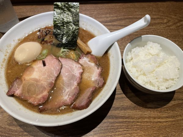 「特製うめやそば、半ごはん」@中華そば うめやの写真