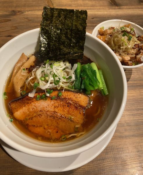 「醤油らーめん800円+ミニチャー丼330」@麺や 海心 umiの写真