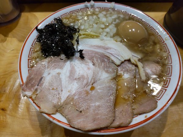 「肉中華そば＋味玉 背脂多め」@背脂煮干し中華そば 和市 新橋本店の写真