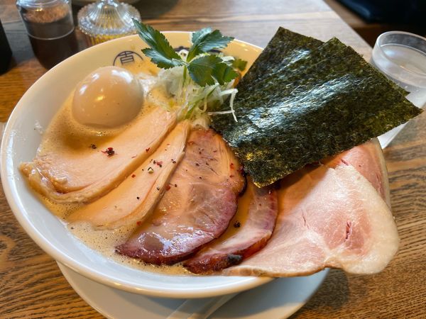 「特製濃厚鶏白湯ラーメン大盛　醤油」@麺屋 真星の写真