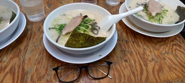 「ラーメン(替え玉無料)味玉」@博多天神 渋谷南口店の写真