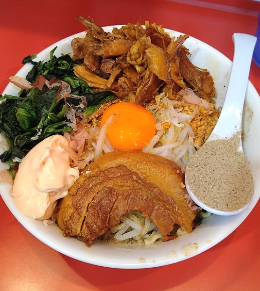 「まぜそばミニ+煮干し粉､鶏ほぐし､ほうれん草､アレ=明太マヨ」@麺屋 桐龍 久喜店の写真