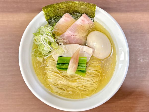 「★上中華 味玉 貝とカマスの潮🍜¥1,090」@メヂカそば 吟魚の写真