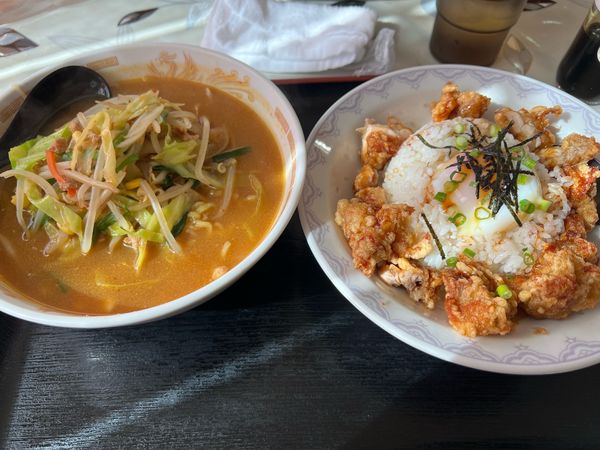 「味噌ラーメン+唐揚げ丼　750円」@四川料理 鑫源居の写真