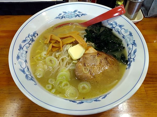 「塩バターラーメン」@どさん子大将 伊勢原店の写真