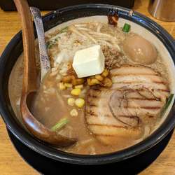 特味噌バターラーメン 背脂