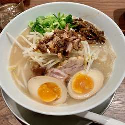 ラ博：肉もやしらぁめん＋半熟たまご