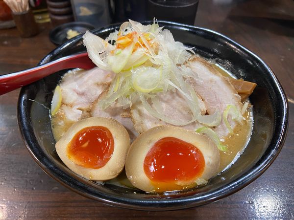 「味玉味噌チャーシュー麺 1170円 無料ランチライス」@麺処 花田 池袋店の写真