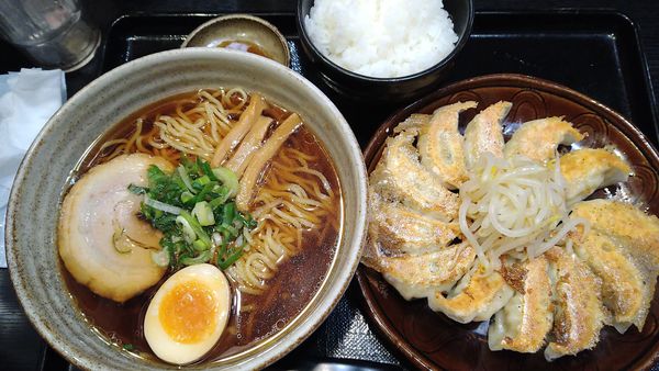 「浜松餃子とラーメンのセット」@五味八珍 川島田店の写真