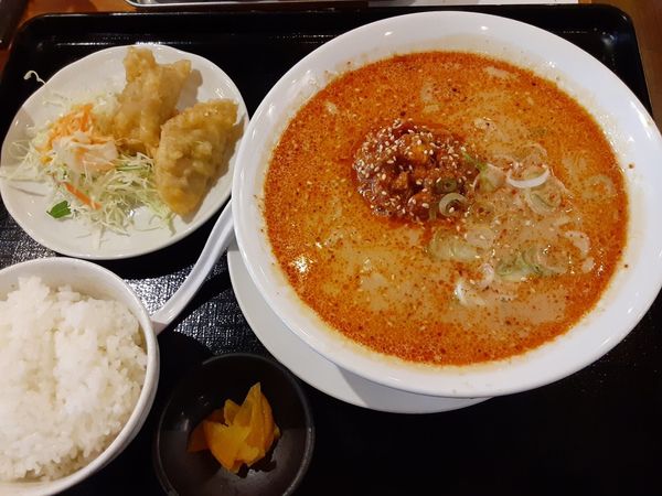 「ランチメニュー担々麺」@黒豚ぎょうざと中華食堂 米吉 泉店の写真