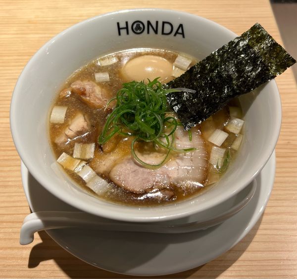 「自家製手揉みらぁめん 醤油（上）」@本田麺業 神田西口駅前店の写真