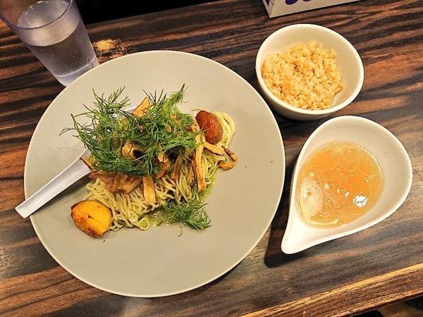 「穴子のムニエルとハーブバターソース ブイヨン付き、など」@稲荷屋の写真