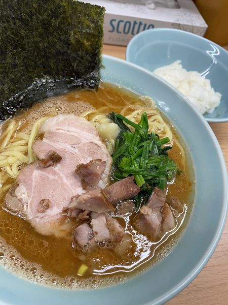「旨辛らーめん」@横浜ラーメン 武蔵家 日吉店の写真