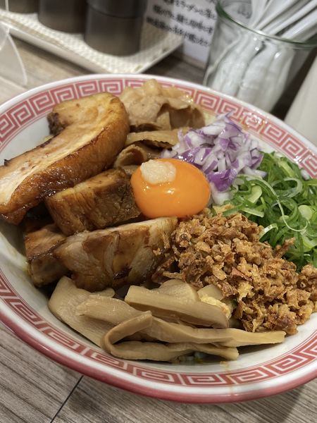 「まぜそば　全部増し」@徳島NOODLE ぱどるの写真