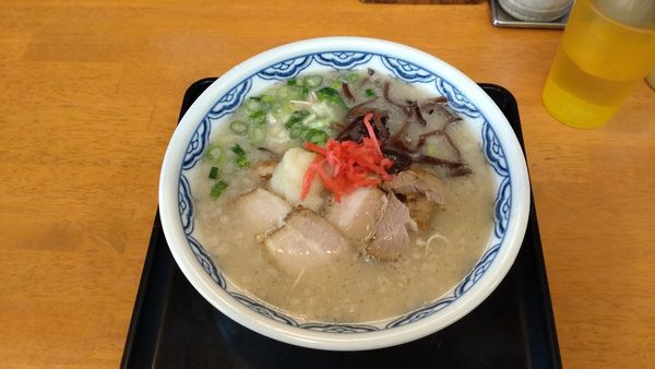 「博多らーめん＋チャーシュー(３枚)」@由丸製麺所の写真