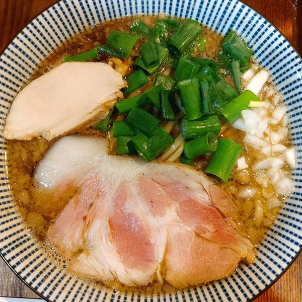 「煮干しらーめん　麺大盛り」@ふく流らーめん 轍 本町本店の写真