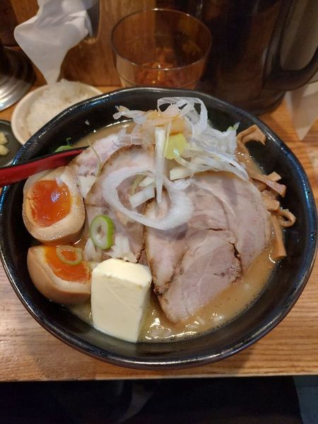 「味卵味噌チャーシュー麺＋バター」@麺処 花田 上野店の写真